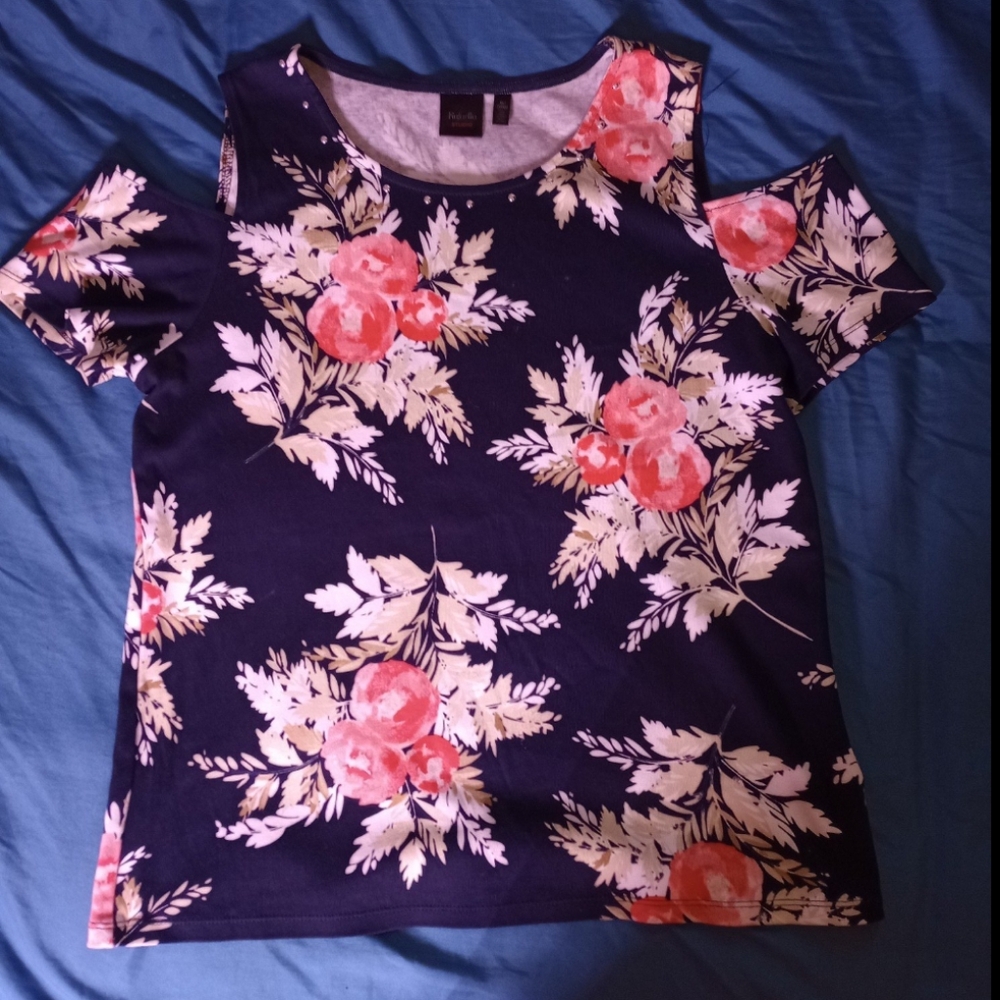 Rafaella floral off the shoulder top with metal stud accents. Size xl